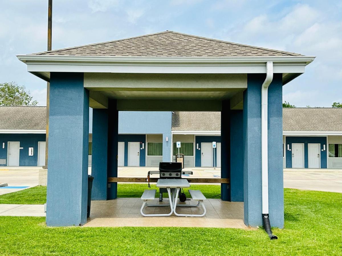 Lonestar Inn El Campo 외부 사진
